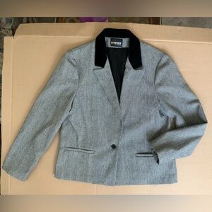 CLASSIC SHORT OFFICE JACKET.